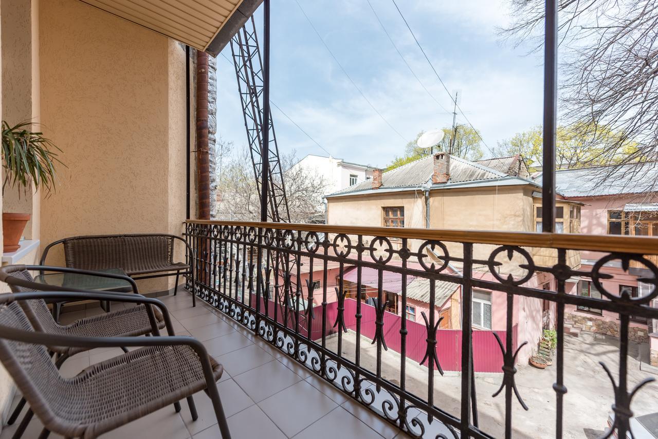 Studio Apartment In Center Of Odesa Eksteriør billede