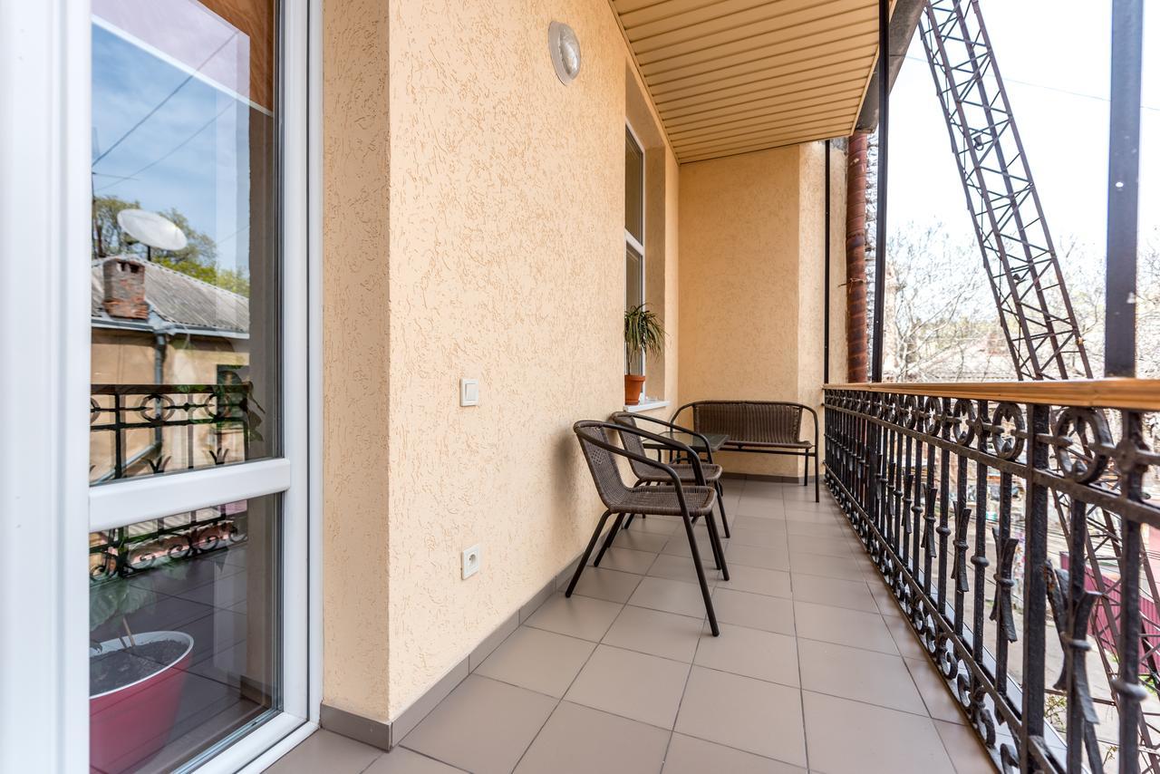 Studio Apartment In Center Of Odesa Eksteriør billede